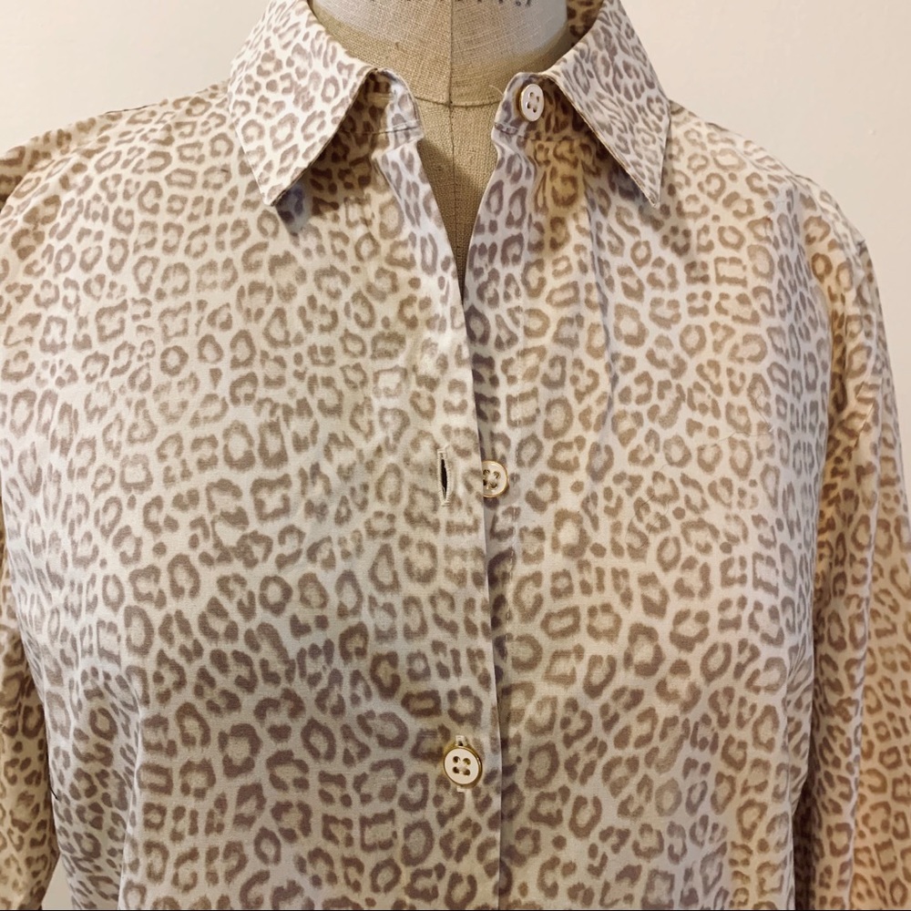 NWT Chico’s non-iron leopard shirt sz 1 / M/ 8